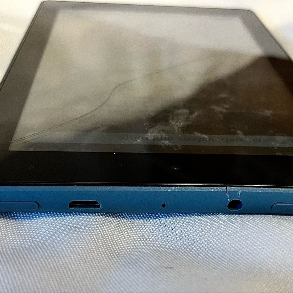 Amazon Fire Tablet - Black - Picture 6 of 8